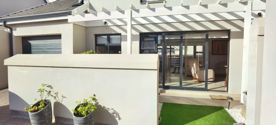 2 Bedroom Property for Sale in Hartland Lifestyle Estate Western Cape